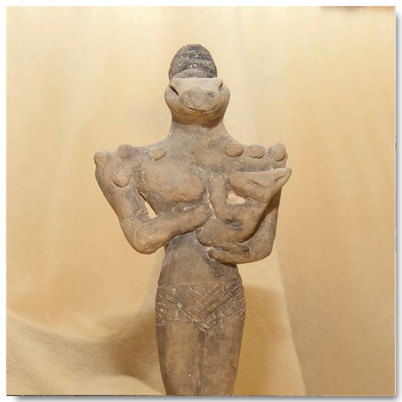 Sumerian statuette. Nammu